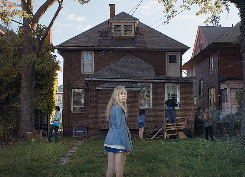 Illustration for article titled It Follows Proves That Horror Movies Don't Need To Be Dumb To Scare You
